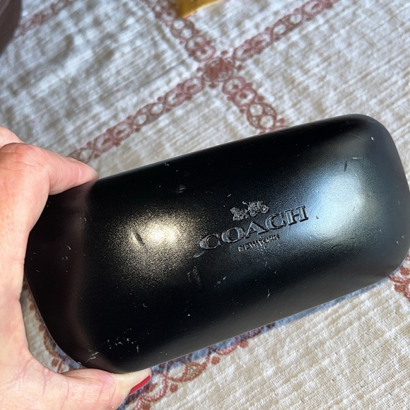 Coach hard Sunglass case - Picture 2 of 6